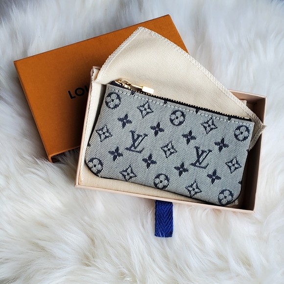 Sale!!!! SEE MY CLOSET - Picture 3 of 11